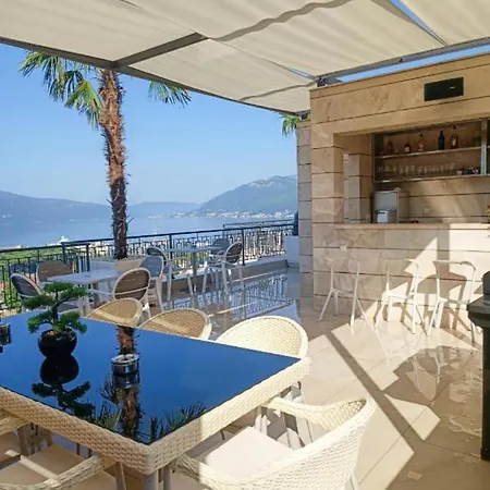 Infinity Panorama Apartment Tivat Exterior photo